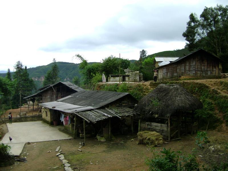 倮佰村 倮佰村