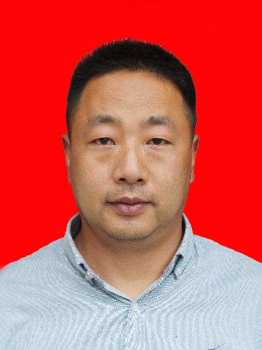 陳小波(四川省甘孜藏族自治州九龍縣呷爾鎮黨委副書記、鎮長、一級主任科員) 陳小波(四川省甘孜藏族自治州九龍縣呷爾鎮黨委副書記、鎮長、一級主任科員)