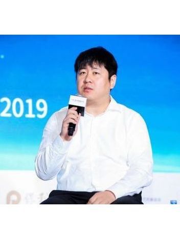 李猛(挖酒網創始人、CEO) 李猛(挖酒網創始人、CEO)