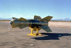 美國GBU15型雷射制導滑翔炸彈