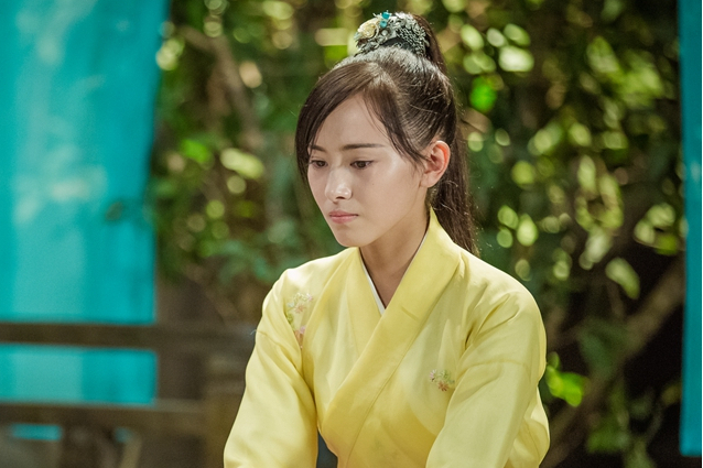 鄭雪景(《屏里狐》女主角,由劉馨棋飾演) 鄭雪景(《屏里狐》女主角,由劉馨棋飾演)