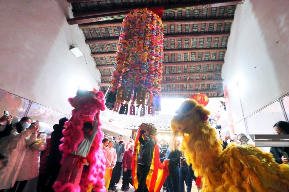 上花燈(廣西柳州柳江區客家傳統民俗) 上花燈(廣西柳州柳江區客家傳統民俗)