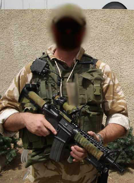 阿富汗一名SAS士兵手中的L119A1（或C8CQB）