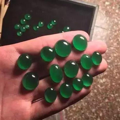 碧綠翡翠 碧綠翡翠