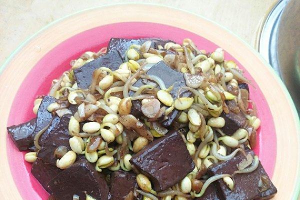 豆芽鴨血 豆芽鴨血