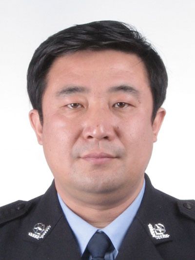 劉曉光(山東省新泰市綜合行政執法局黨組書記、局長) 劉曉光(山東省新泰市綜合行政執法局黨組書記、局長)