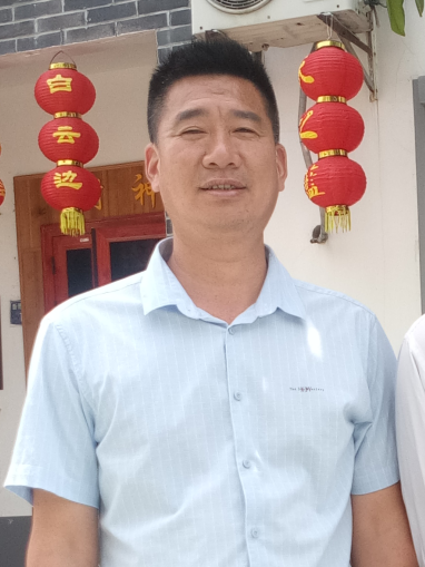 楊衛國(第十四屆全國人大代表,湖北武漢黃陂區新博村黨支部書記) 楊衛國(第十四屆全國人大代表,湖北武漢黃陂區新博村黨支部書記)