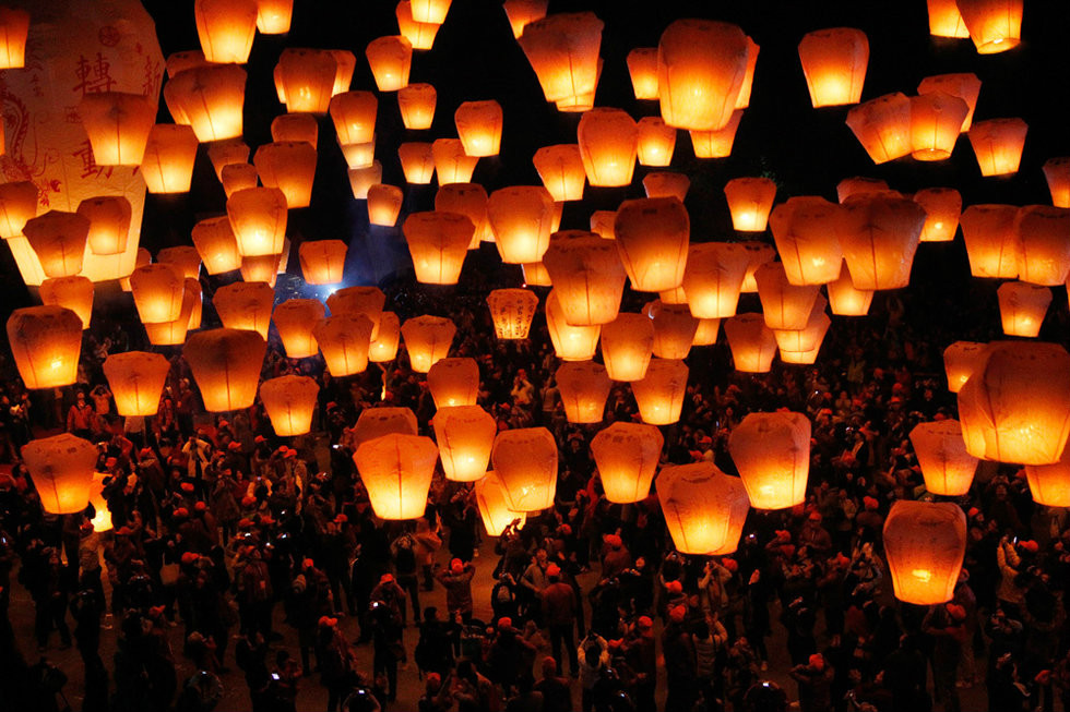 新北市平溪天燈節是台灣元宵節的重要慶典