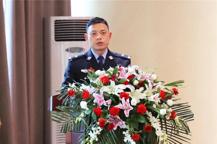 邱軍(湖北省襄陽市襄州區公安局肖灣派出所副所長) 邱軍(湖北省襄陽市襄州區公安局肖灣派出所副所長)