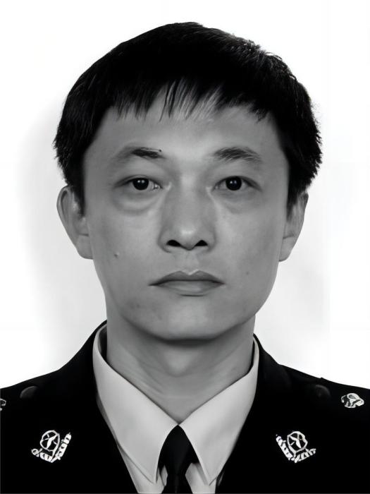 趙睿(瀋陽鐵路公安局通化公安處乘警支隊原一級警長) 趙睿(瀋陽鐵路公安局通化公安處乘警支隊原一級警長)
