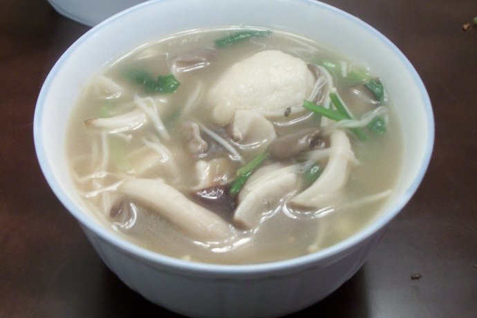 魚丸平菇湯 魚丸平菇湯