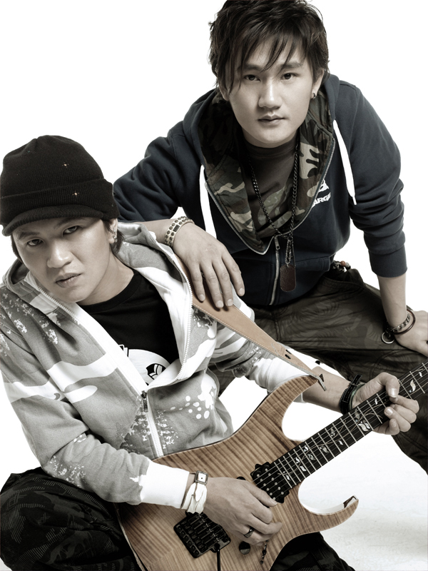 中國著名原創音樂組合因果兄弟