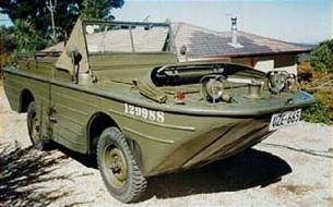 美軍水陸兩棲車，被稱“大澡盆”