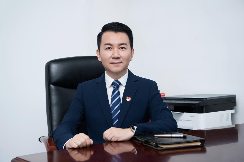 馬楠(哈爾濱音樂學院黨委委員、組織部部長) 馬楠(哈爾濱音樂學院黨委委員、組織部部長)