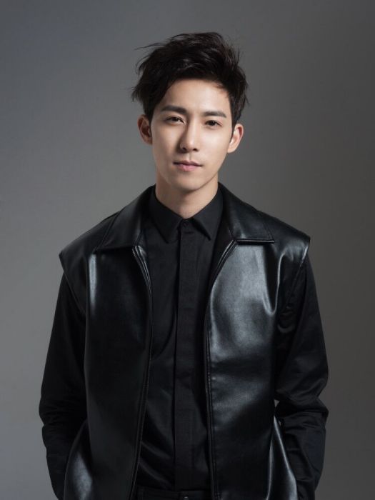 申凱文(美籍韓裔男歌手、音樂製作人) 申凱文(美籍韓裔男歌手、音樂製作人)