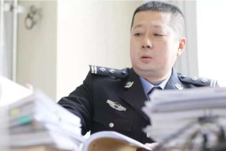 張雷(天津市公安局河北分局打擊犯罪偵查支隊民警) 張雷(天津市公安局河北分局打擊犯罪偵查支隊民警)