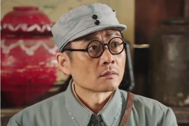 張亮(電視劇《烈火戰馬》中的角色) 張亮(電視劇《烈火戰馬》中的角色)