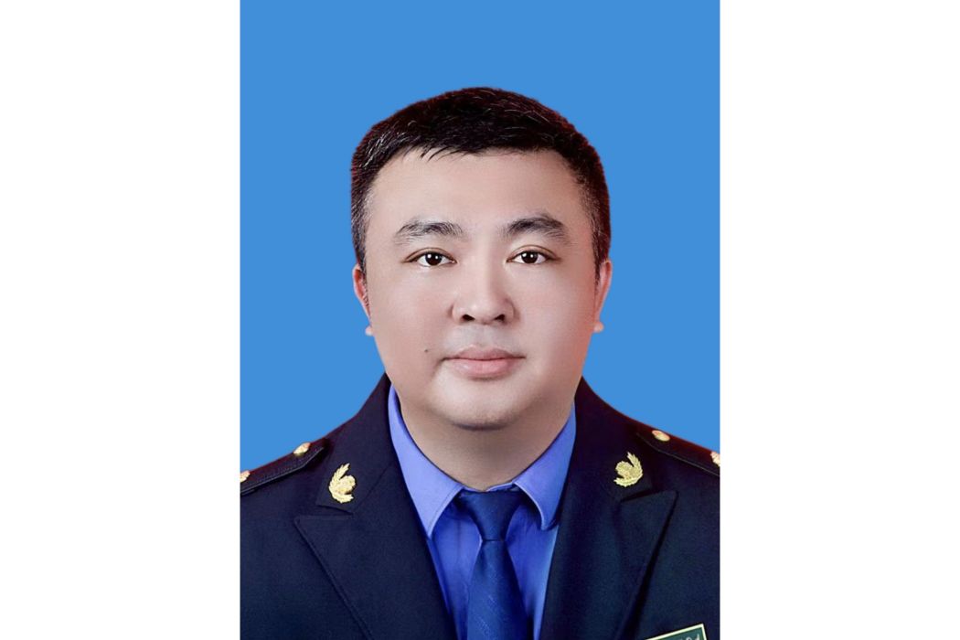 韓鵬(四川省樂山市犍為縣綜合行政執法局黨組副書記) 韓鵬(四川省樂山市犍為縣綜合行政執法局黨組副書記)