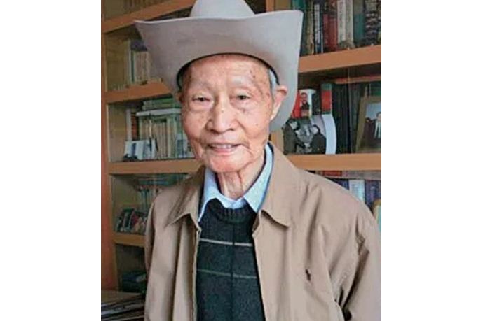 彭迪(中國新聞記者、國際問題評論員、新華社原副總編輯) 彭迪(中國新聞記者、國際問題評論員、新華社原副總編輯)