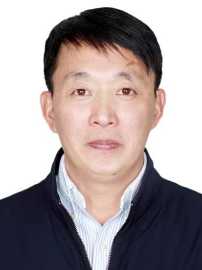 李啟雲(九三學社吉林省委會副主任委員,吉林農業科技學院院長) 李啟雲(九三學社吉林省委會副主任委員,吉林農業科技學院院長)