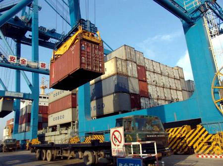 日照港貨櫃碼頭按物流標準高效運作