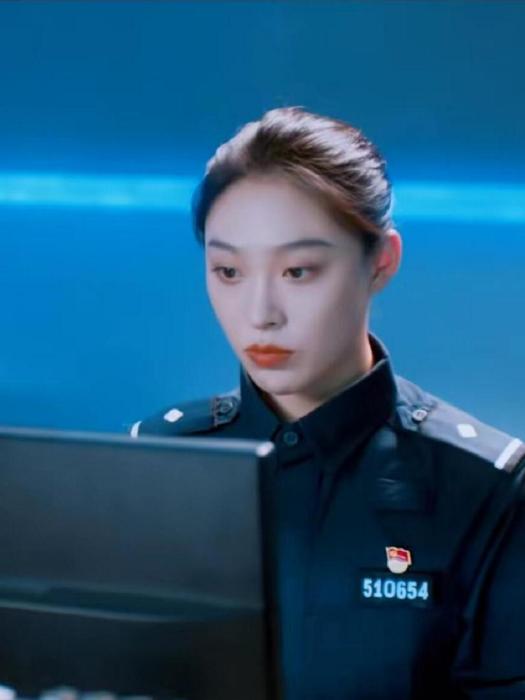 李一彤 李一彤