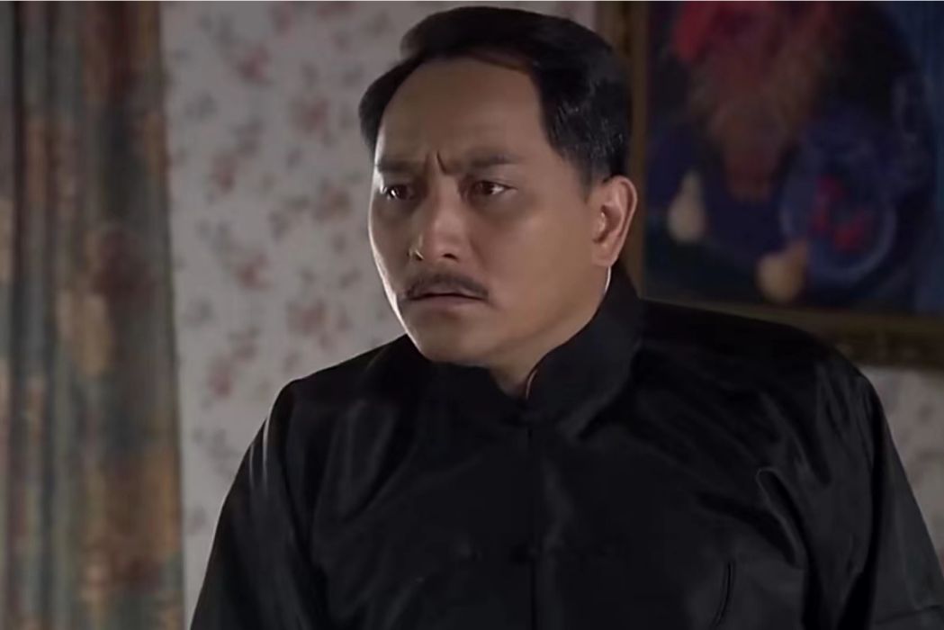 周繼庭(商戰年代劇《金玉瑤》中的奸商角色,由卓凡飾演) 周繼庭(商戰年代劇《金玉瑤》中的奸商角色,由卓凡飾演)