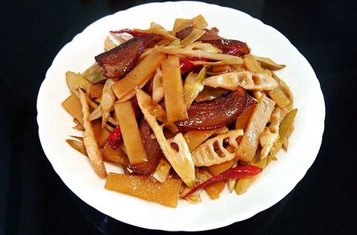 臘肉炒竹筍 臘肉炒竹筍
