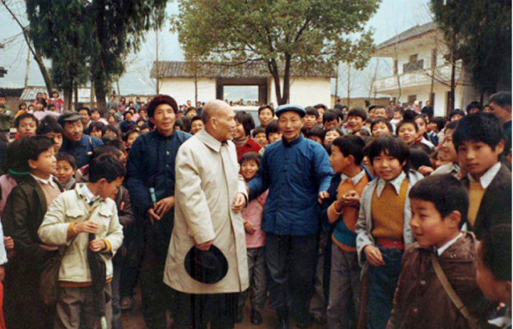 1988年，鐘松回松陽故鄉探親