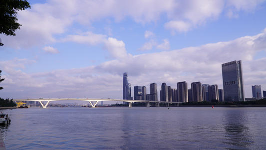 琶洲大橋江面景象
