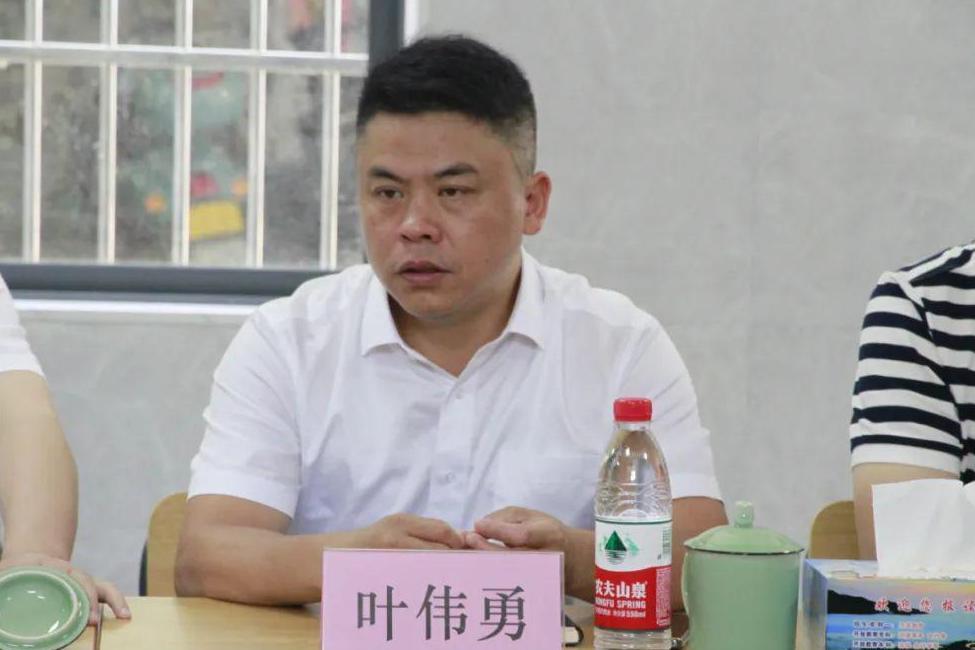 葉偉勇(新疆生產建設兵團第一師13團黨委常委) 葉偉勇(新疆生產建設兵團第一師13團黨委常委)