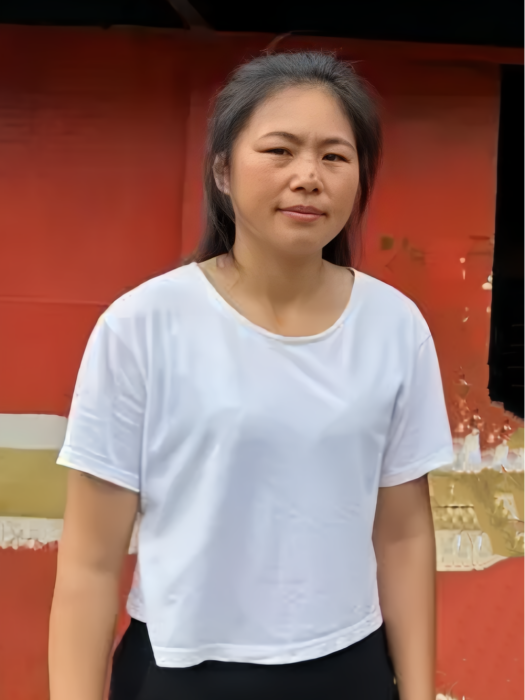 曹利芳(重慶忠縣“渝忠客2180”客輪合伙人兼售票員) 曹利芳(重慶忠縣“渝忠客2180”客輪合伙人兼售票員)