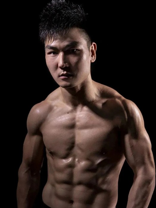 王萬里(中國自由搏擊運動員) 王萬里(中國自由搏擊運動員)