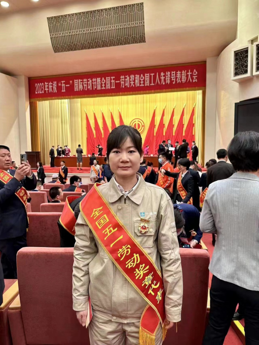 李雲飛(中建鋼構武漢有限公司武漢廠一車間焊工) 李雲飛(中建鋼構武漢有限公司武漢廠一車間焊工)
