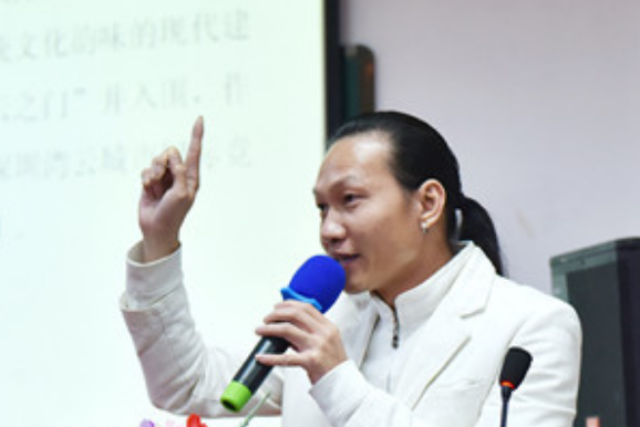 張劍鋒(深圳市龍崗區客語流行音樂協會會長) 張劍鋒(深圳市龍崗區客語流行音樂協會會長)