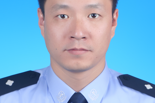 馮華(海鹽縣通元鎮鎮黨委委員、派出所所長) 馮華(海鹽縣通元鎮鎮黨委委員、派出所所長)
