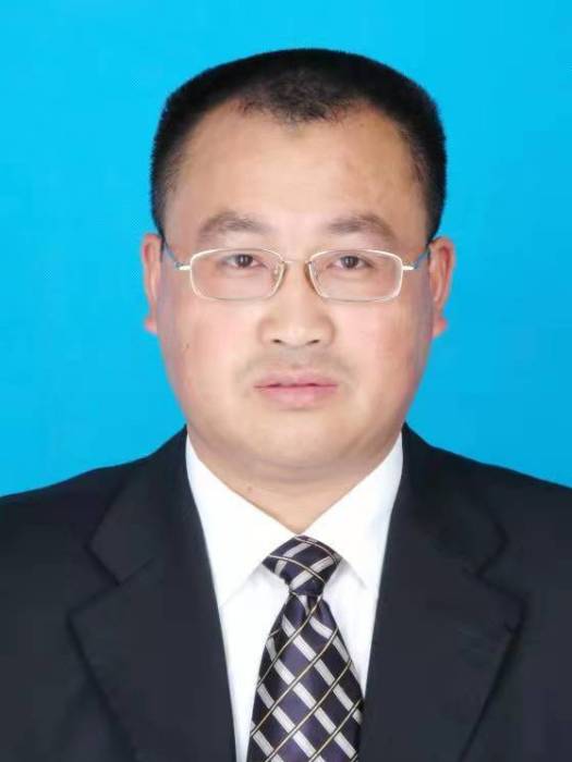 王立新(山東省菏澤市成武縣教育和體育局黨組成員、縣教育科學研究中心主任) 王立新(山東省菏澤市成武縣教育和體育局黨組成員、縣教育科學研究中心主任)