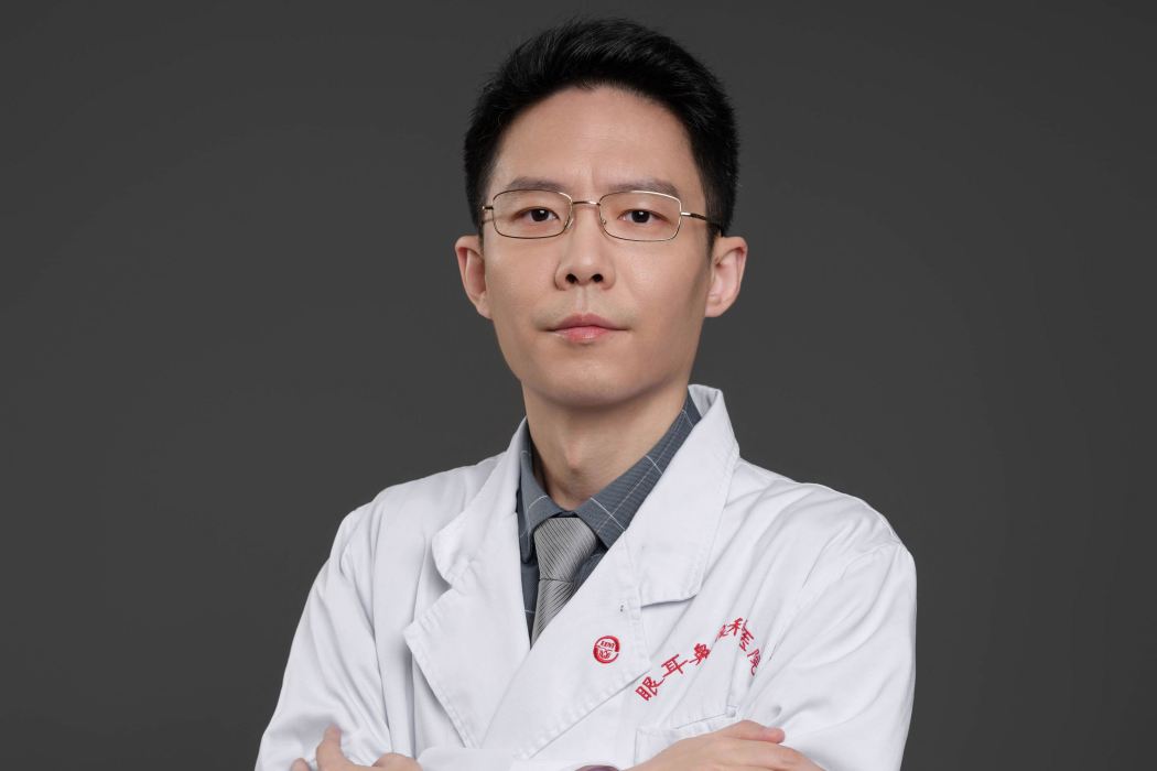 宋楠(復旦大學附屬眼耳鼻喉科醫院執業醫師) 宋楠(復旦大學附屬眼耳鼻喉科醫院執業醫師)