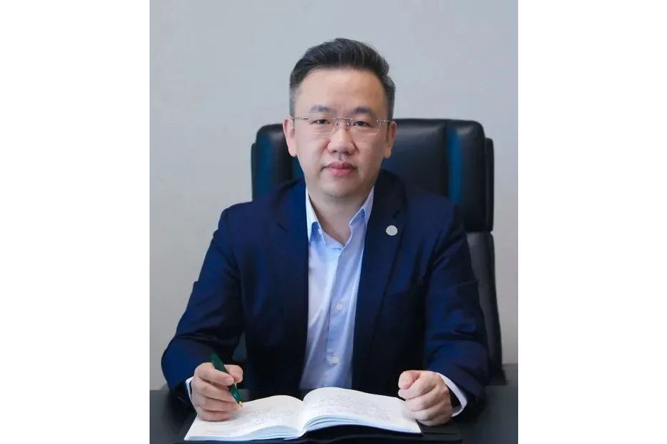 張辰(上海城投控股股份有限公司黨委副書記、董事長) 張辰(上海城投控股股份有限公司黨委副書記、董事長)