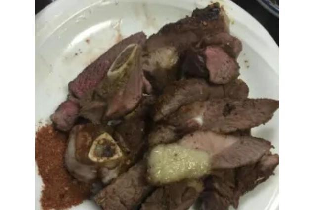 煎烤羊腿肉 煎烤羊腿肉