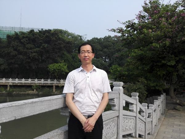 劉興榮(蘭大公共衛生學院院長,農工黨甘肅省副主委) 劉興榮(蘭大公共衛生學院院長,農工黨甘肅省副主委)