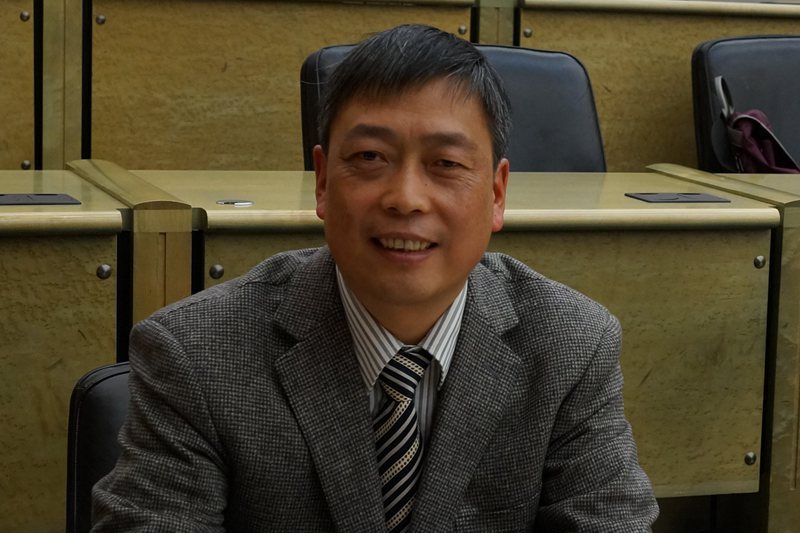 張元動