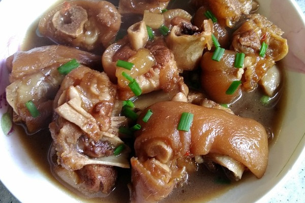 菜菇扒豬蹄 菜菇扒豬蹄