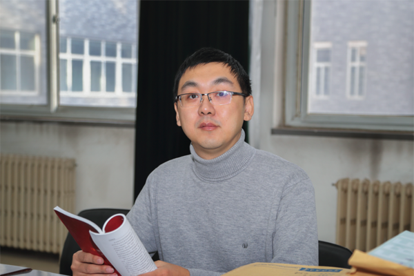 劉冠群(河北科技大學文法學院講師) 劉冠群(河北科技大學文法學院講師)