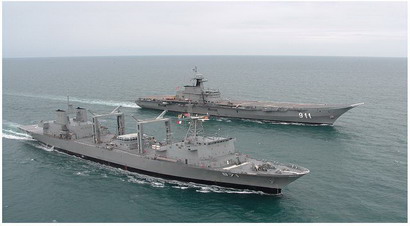 “差克里.納呂貝特”與“希米蘭”號補給艦（右左）