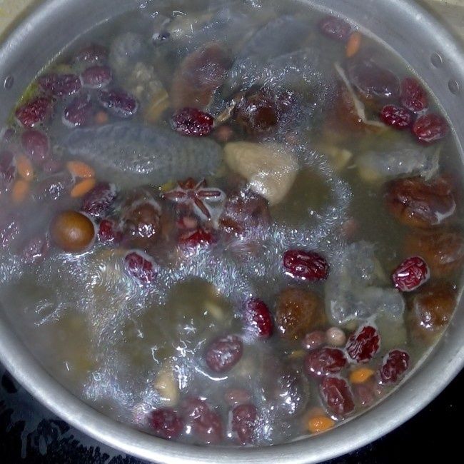 八寶烏雞湯 八寶烏雞湯