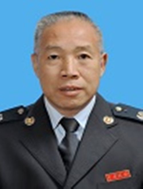 唐自明(國家稅務總局連南瑤族自治縣稅務局副局長) 唐自明(國家稅務總局連南瑤族自治縣稅務局副局長)
