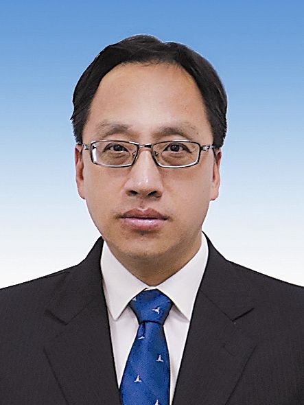 胡永峰(遼寧省大連市甘井子區人民政府副區長,黨組成員) 胡永峰(遼寧省大連市甘井子區人民政府副區長,黨組成員)