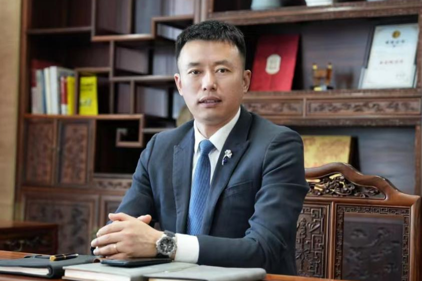 朱賢臣(河南源開酒業有限公司董事長) 朱賢臣(河南源開酒業有限公司董事長)