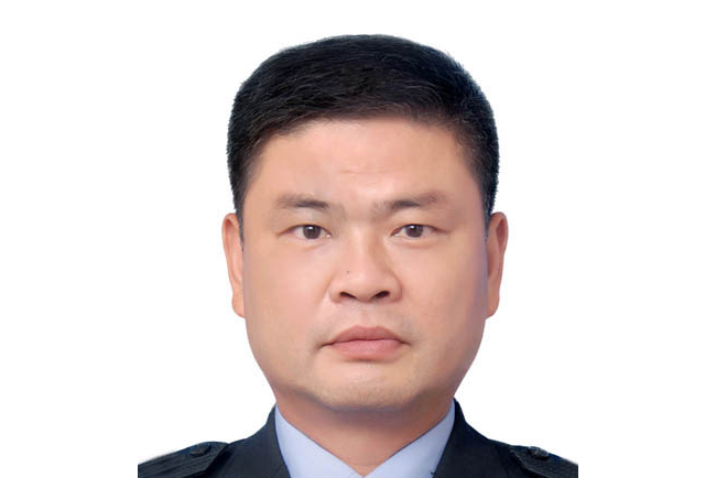 羅軍(湖南省瀏陽市公安局黨委委員、副局長) 羅軍(湖南省瀏陽市公安局黨委委員、副局長)